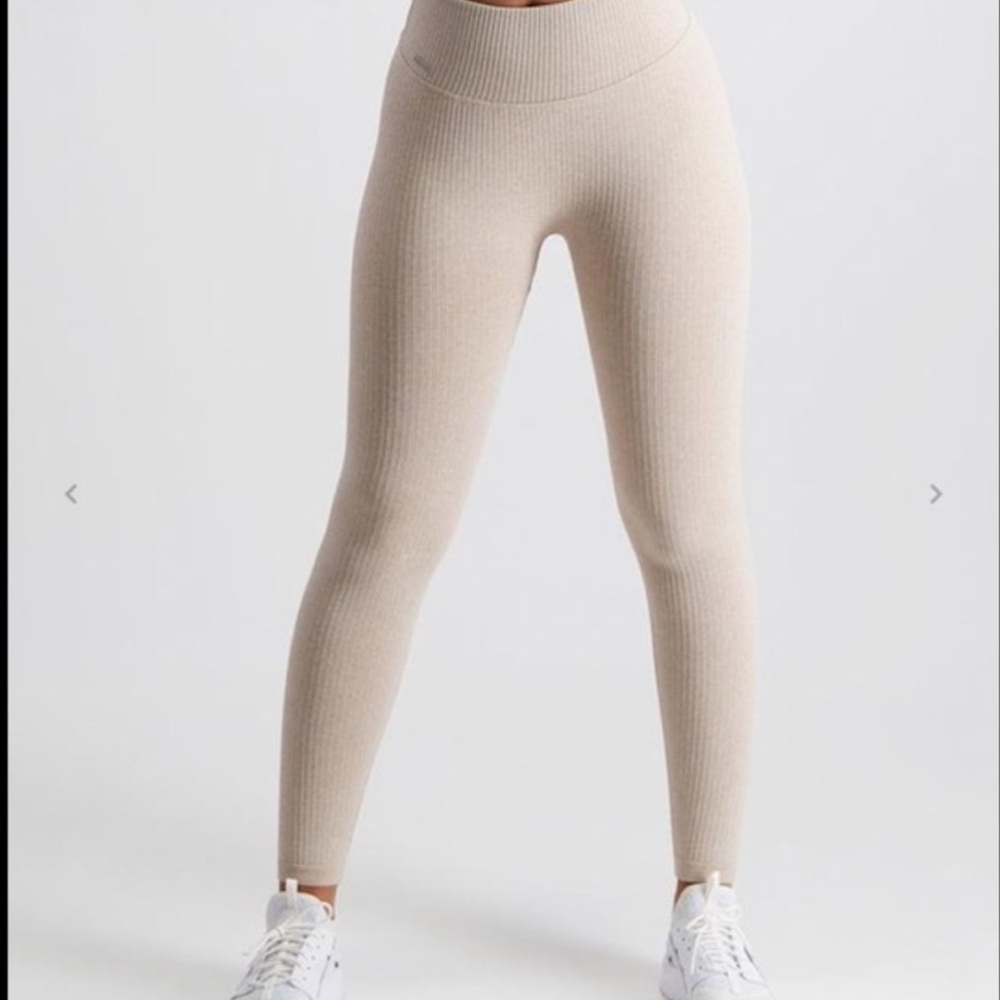 AIM'N Latte Statement Seamless Leggings in oatmeal Size Small